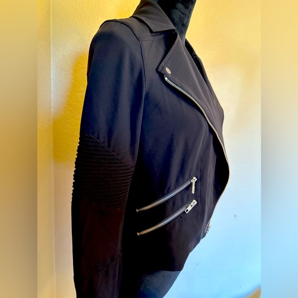 Touve Motorcycle Jacket With Zippers - Picture 2 of 3